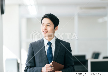ビジネスマン 若い男性の写真素材