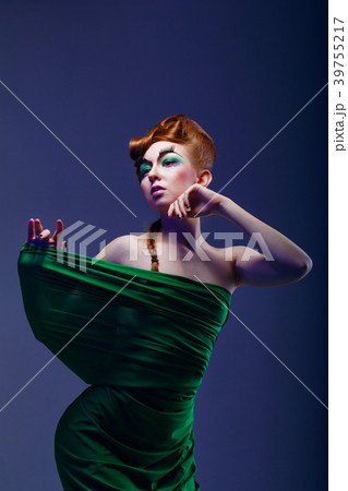 Dancing girl Dancing girl 39755217