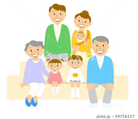 ソファーでくつろぐ三世代家族 39756327
