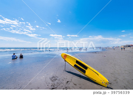 片瀬海岸西浜のサーフボード 39756339