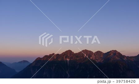 北アルプス 穂高連峰 モルゲンロート 北アルプス 穂高連峰 モルゲンロート 39758420