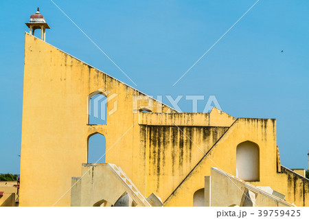 Vrihat Samrat Yantra, the world's largest sundial 39759425