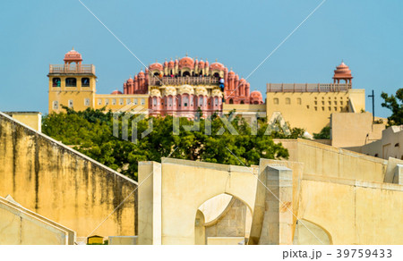 View of Hawa Mahal above Jantar Mantar in Jaipur - 39759433