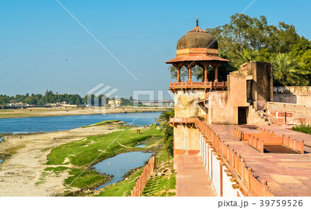 Tomb of Itimad-ud-Daulah in Agra, India Tomb of Itimad-ud-Daulah in Agra, India 39759526