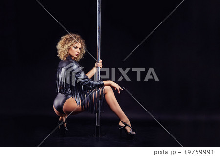 beautiful pole dancer girl beautiful pole dancer girl 39759991