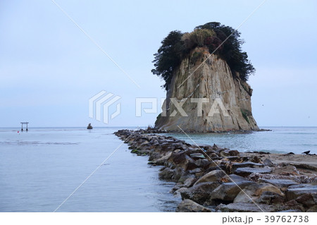 見附島 能登半島 石川県珠洲市 見附島 能登半島 石川県珠洲市 39762738