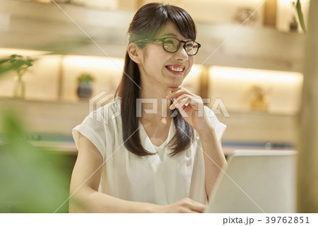 ビジネス　女性 39762851