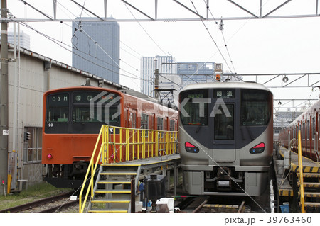 森ノ宮電車区に留置中の電車 森ノ宮電車区に留置中の電車 39763460