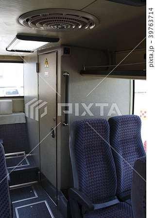 リムジンバス車内 トイレ 日産udスペースアロー の写真素材