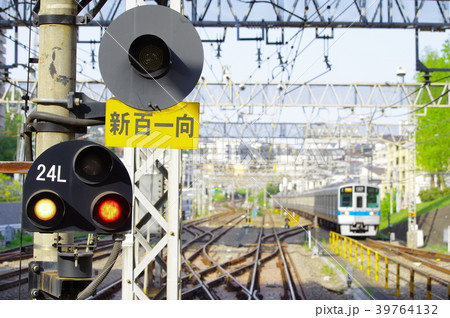 信号機と小田急線 信号機と小田急線 39764132