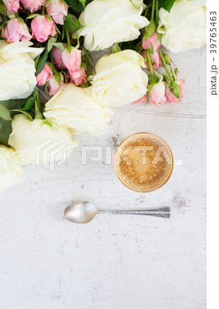 Pink and white blooming roses 39765463