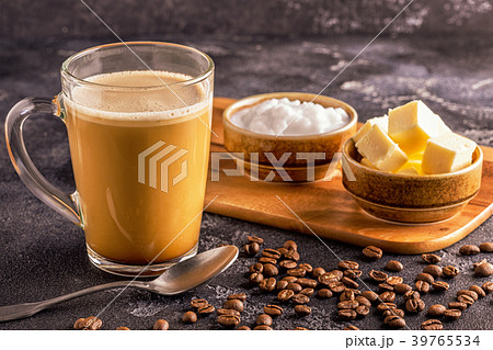 Bulletproof coffee, blended with organic butter Bulletproof coffee, blended with organic butter 39765534