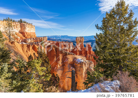 Scenic Bryce Canyon Utah in Winter Scenic Bryce Canyon Utah in Winter 39765781