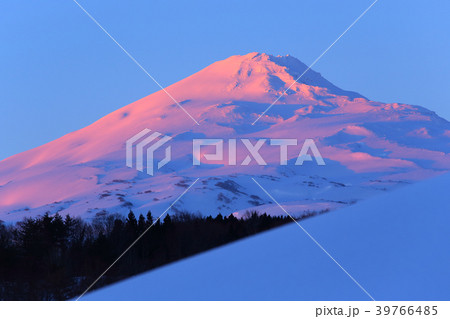 鳥海山の夜明け　朝の鳥海山　鳥海山 39766485