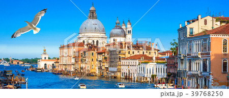 Panoramic view of Grand Canal in Venice, Italy Panoramic view of Grand Canal in Venice, Italy 39768250