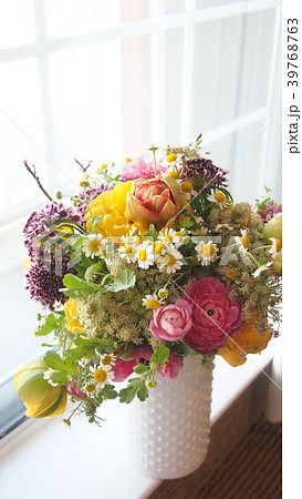窓辺の花 メランジェブーケ 春の色、詰んできた花。カラフルに 窓辺の花 メランジェブーケ 春の色、詰んできた花。カラフルに 39768763