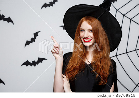 Halloween witch concept - Happy Halloween Witch 39769819