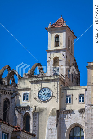 Typical building the center of Lisbon, Portugal 39770133