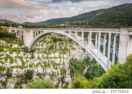 The bridge of the Artuby River, Verdon Gorge,  39770929