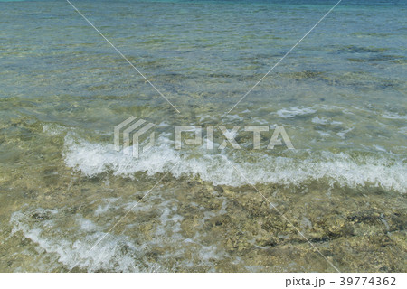 黒島のビーチ風景（沖縄県） 39774362