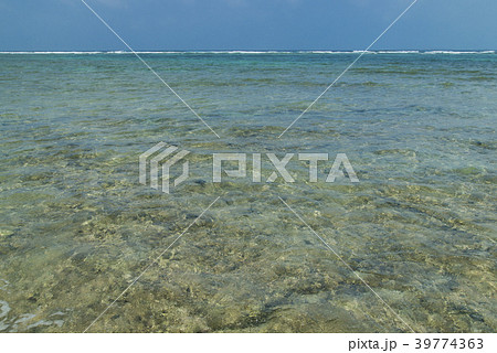 黒島のビーチ風景(沖縄県) 黒島のビーチ風景(沖縄県) 39774363