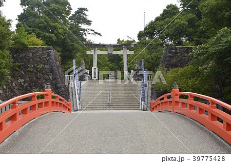 武田神社の「神橋」（山梨県甲府市甲府市古府中町2611） 39775428