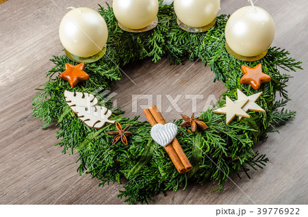Advent wreath 39776922