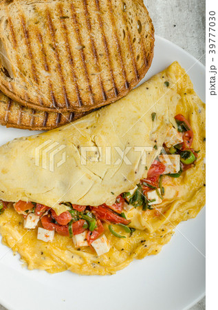 Mediterranean-Style Omlette 39777030