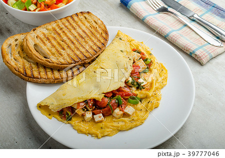 Mediterranean-Style Omlette 39777046