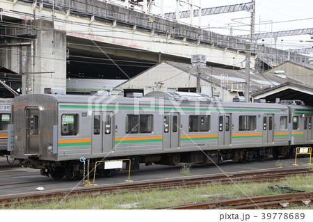 大宮総合車両センターにて検査を受ける205系電車 39778689