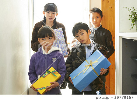 パーティー　プレゼント　子供 39779167