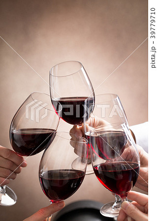 5人で乾杯! 5人で乾杯! 39779710