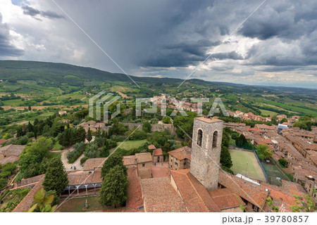 Medieval town of San Gimignano - Italy Medieval town of San Gimignano - Italy 39780857