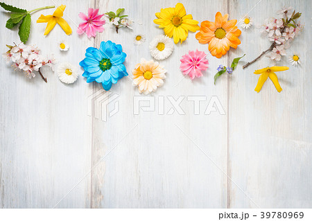 Spring summer flowers on wooden retro planks  39780969