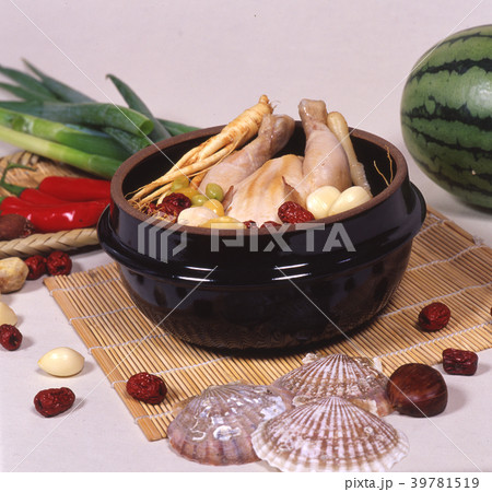 夏 食事 サムゲタン 39781519