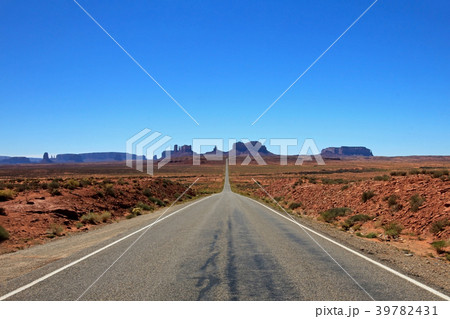 Classic view of road running through Monument Classic view of road running through Monument 39782431