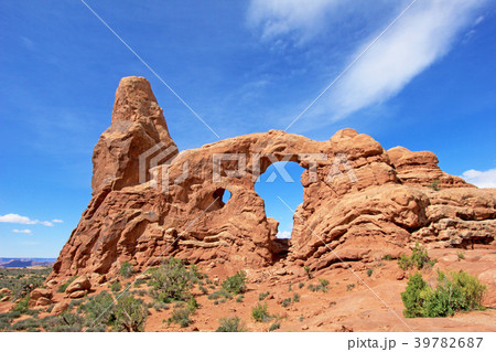 Turret Arch at Arches National Park in Utah, USA Turret Arch at Arches National Park in Utah, USA 39782687