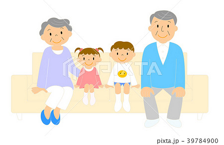 ソファーでくつろぐおじいちゃんおばあちゃんと孫のイラスト素材