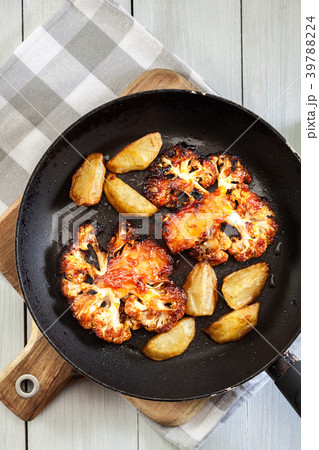 Vegetarian roasted cauliflower steak 39788224