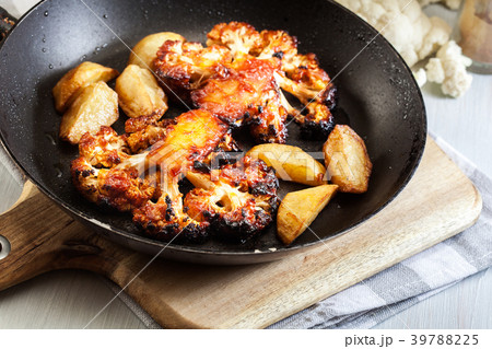 Vegetarian roasted cauliflower steak Vegetarian roasted cauliflower steak 39788225