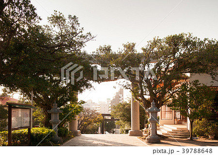Torii against sun Naminoue shrine, Naha, Okinawa 39788648