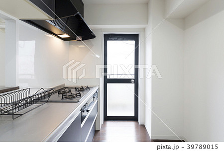 マンション リフォーム キッチン 勝手口あり施工例 マンション リフォーム キッチン 勝手口あり施工例 39789015