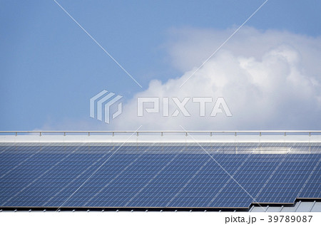 屋根のソーラパネル 39789087