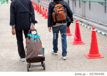 万博記念公園　自然文化園　万博公園　大阪　太陽の塔　入り口　曇り　くもり　券売機　チケット 39790490