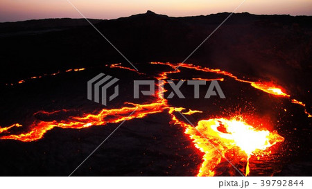 エチオピア 活火山 エルタアレの写真素材