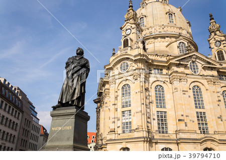 Martin Luther in front of Frauenkirche, Dresden 39794710