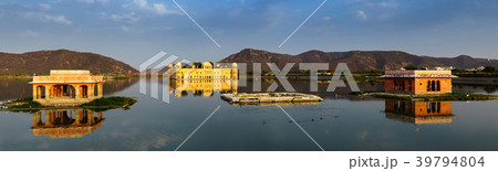 Jal Mahal, The water palace in Jaipur, India. 39794804