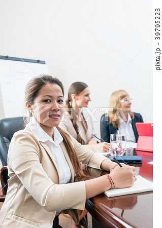 Portrait of a confident Asian business woman Portrait of a confident Asian business woman 39795223