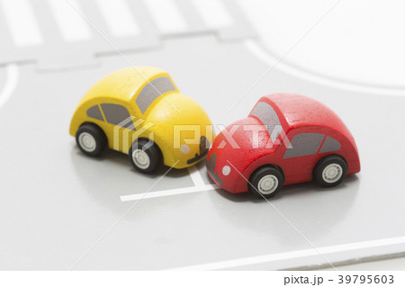 交通事故　イメージ　 39795603