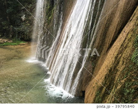 Cola de Caballo waterfall, Mexico 39795840